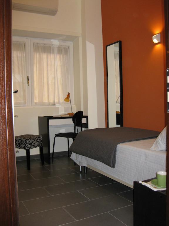 Domus Giardini Vaticani Guest House โรม ห้อง รูปภาพ