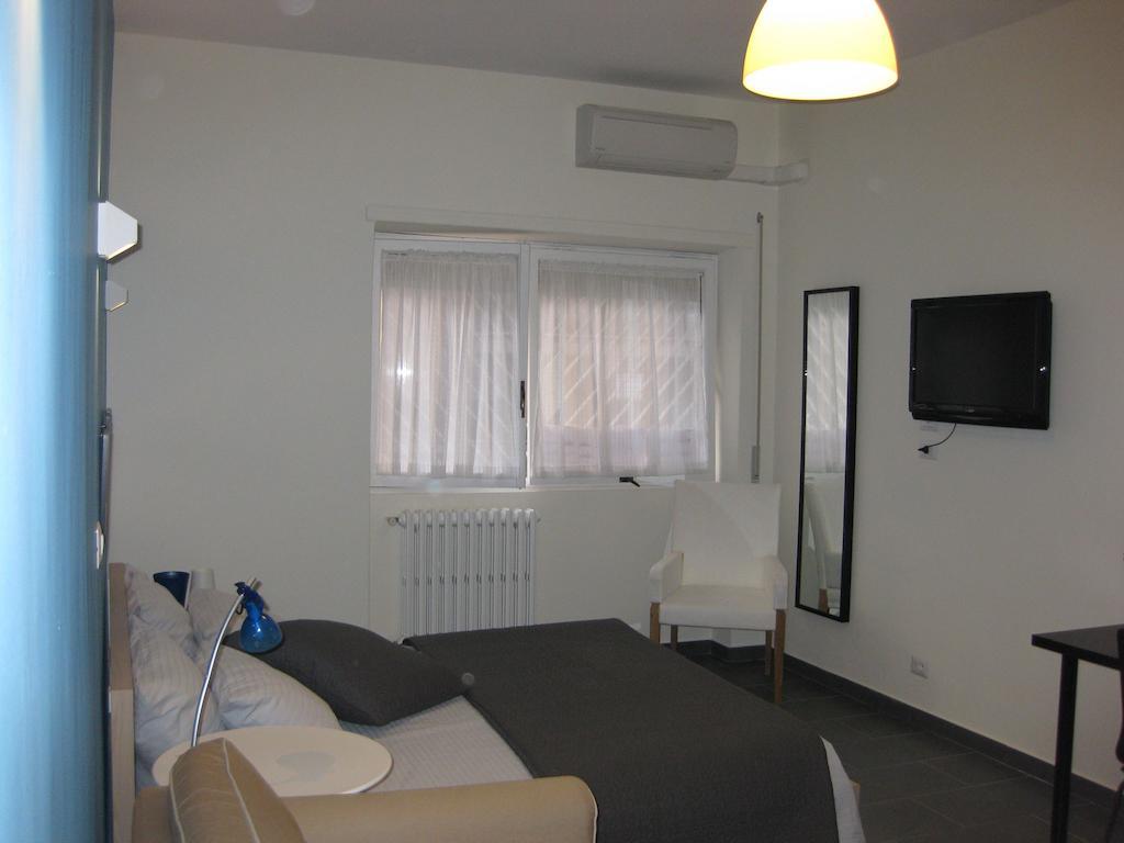 Domus Giardini Vaticani Guest House โรม ห้อง รูปภาพ